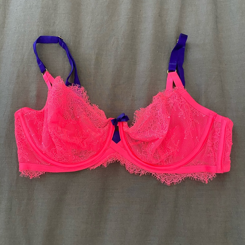 Victoria’s Secret Very Sexy Unlined Demi Bra